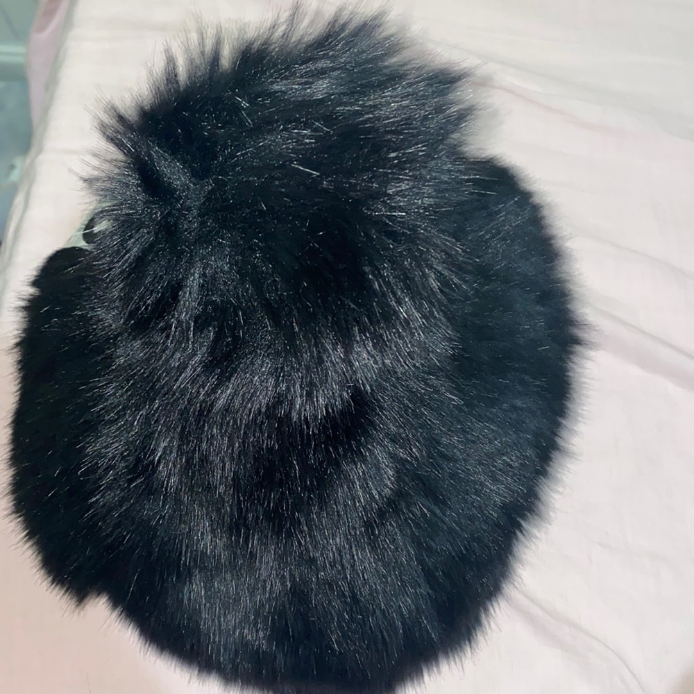 Beanie - Picture 2 of 4